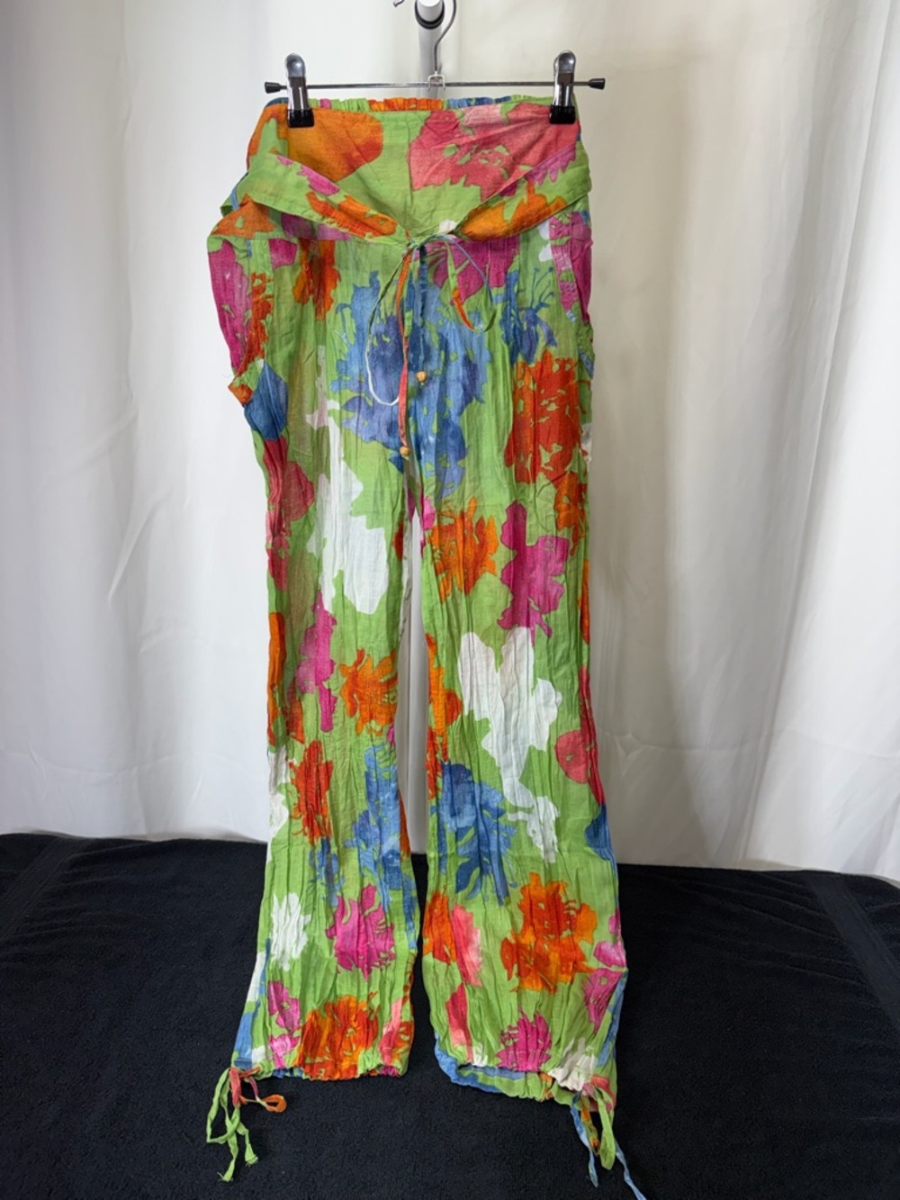 Floral Straight-Leg Pull-On Pants in Green Multi 2543